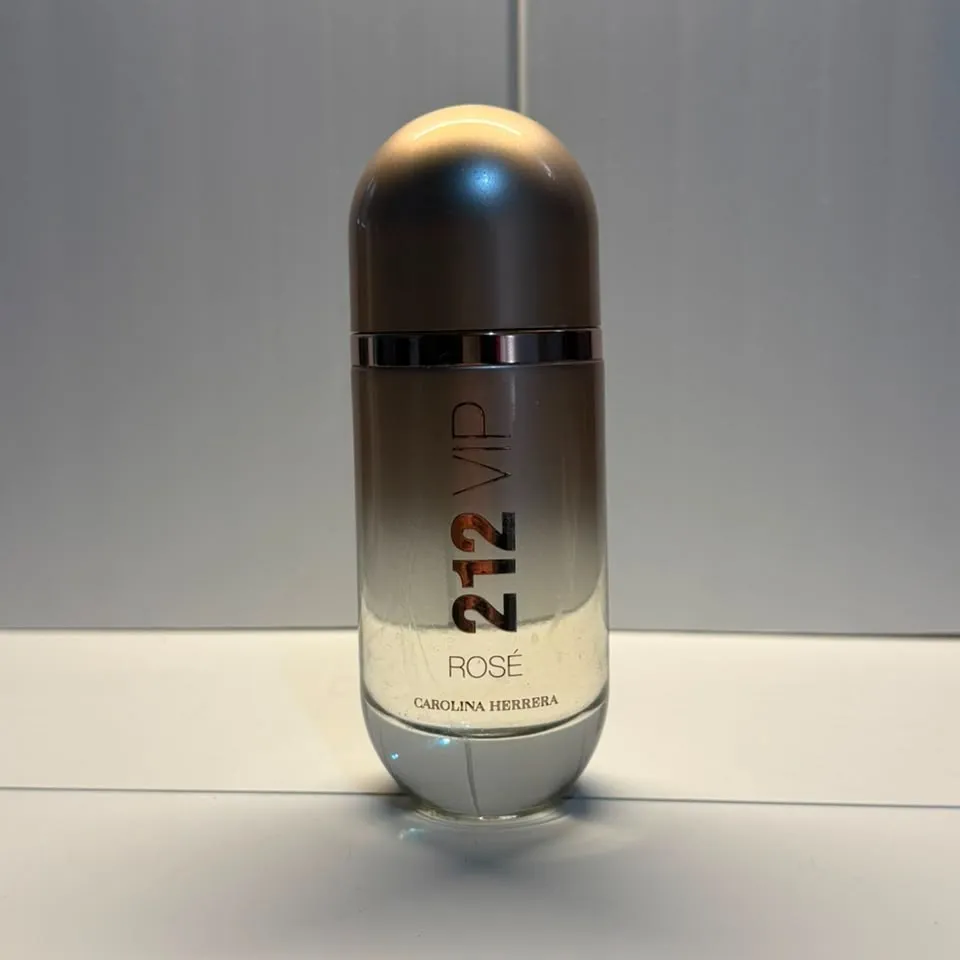 Carolina Herrera 212 VIP Rosé